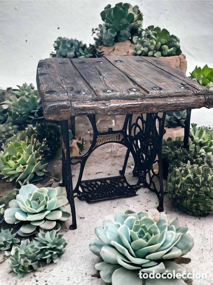 Antig&uuml;edades: Mesa m&aacute;quina de coser - Foto 1