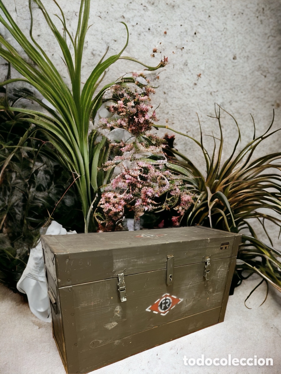 Antig&uuml;edades: Ba&uacute;l militar antiguo - Foto 2