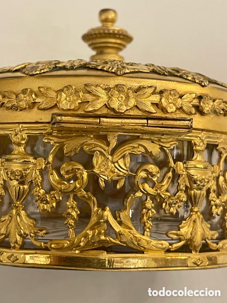 Antig&uuml;edades: Polvera de bronce y cristal de finales del S. XVIII. - Foto 12