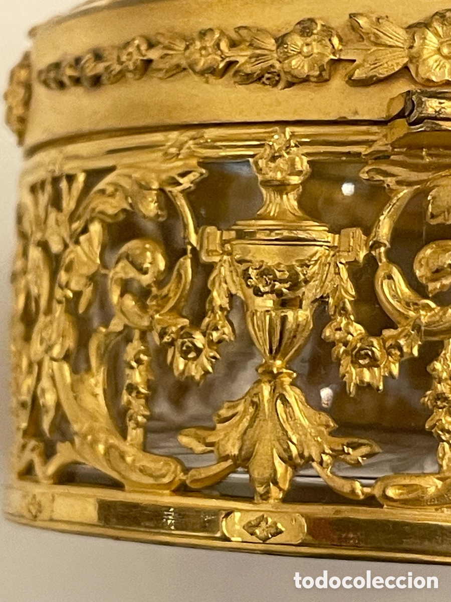 Antig&uuml;edades: Polvera de bronce y cristal de finales del S. XVIII. - Foto 13