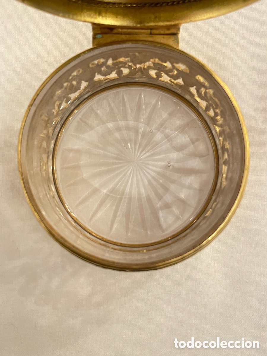 Antig&uuml;edades: Polvera de bronce y cristal de finales del S. XVIII. - Foto 21