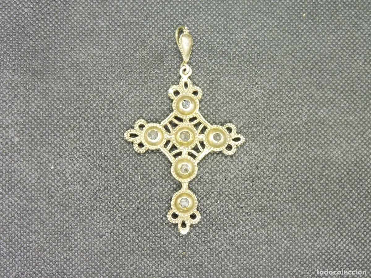 Antig&uuml;edades: Cruz de plata con vidrios - Foto 1