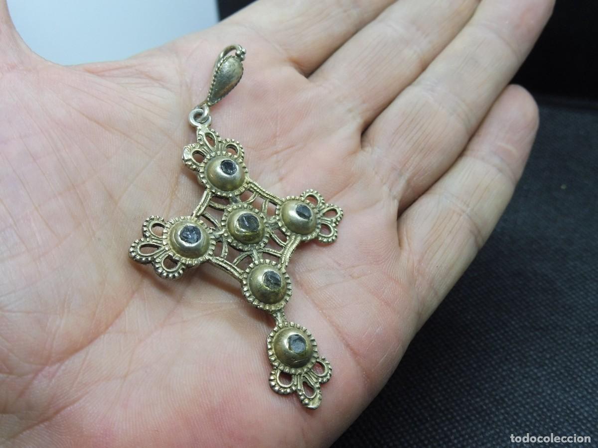 Antig&uuml;edades: Cruz de plata con vidrios - Foto 3