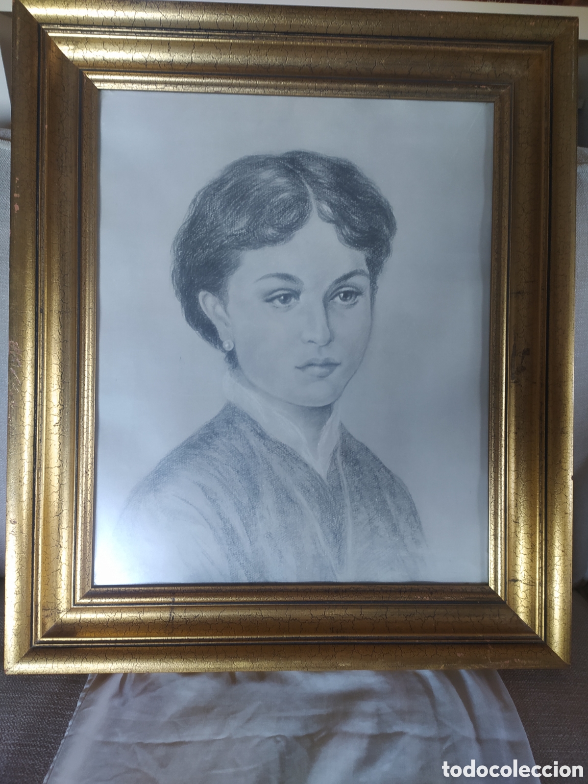 Antig&uuml;edades: Retrato y libro de la escritora - Foto 1