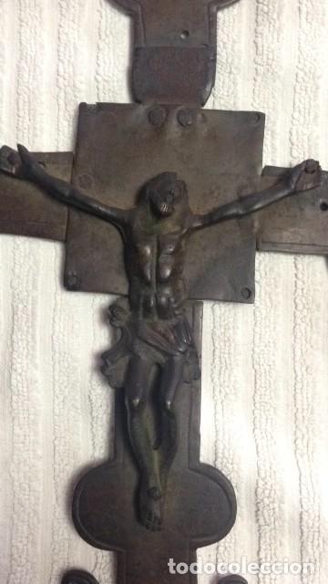 Antig&uuml;edades: CRUCIFIJO EN BRONCE S.XVII - Foto 3