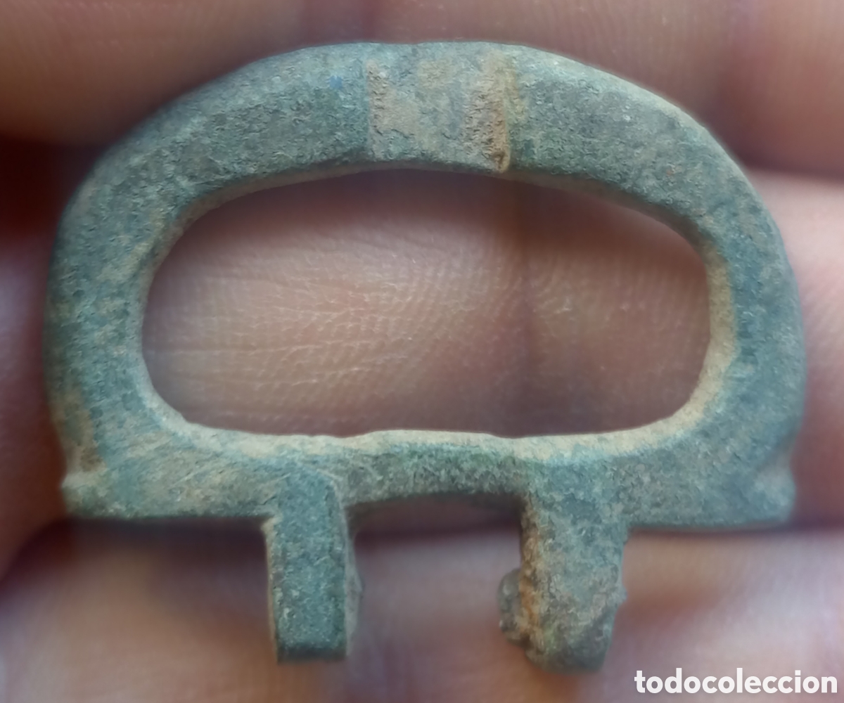 Antig&uuml;edades: Hebilla Romana de bronce siglo III-IV - Foto 1