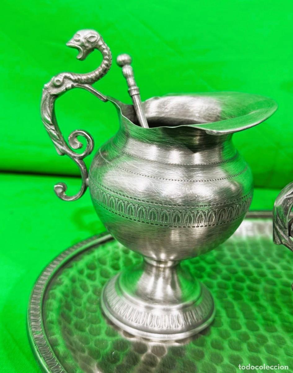 Antig&uuml;edades: Juego de te metal con sello - Foto 3