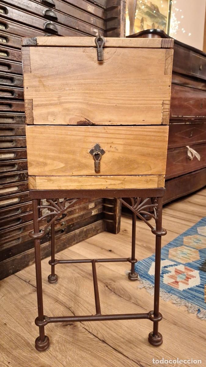 Antig&uuml;edades: Antiguo Mueble Costurero Madera y Forja - Foto 1