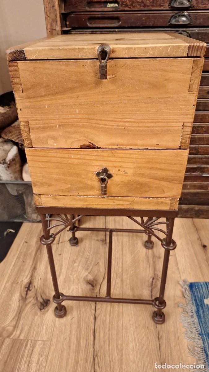 Antig&uuml;edades: Antiguo Mueble Costurero Madera y Forja - Foto 4