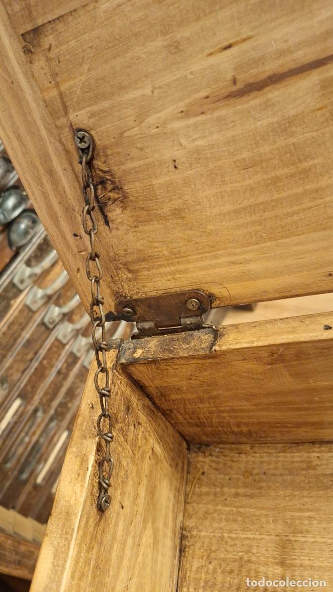 Antig&uuml;edades: Antiguo Mueble Costurero Madera y Forja - Foto 6