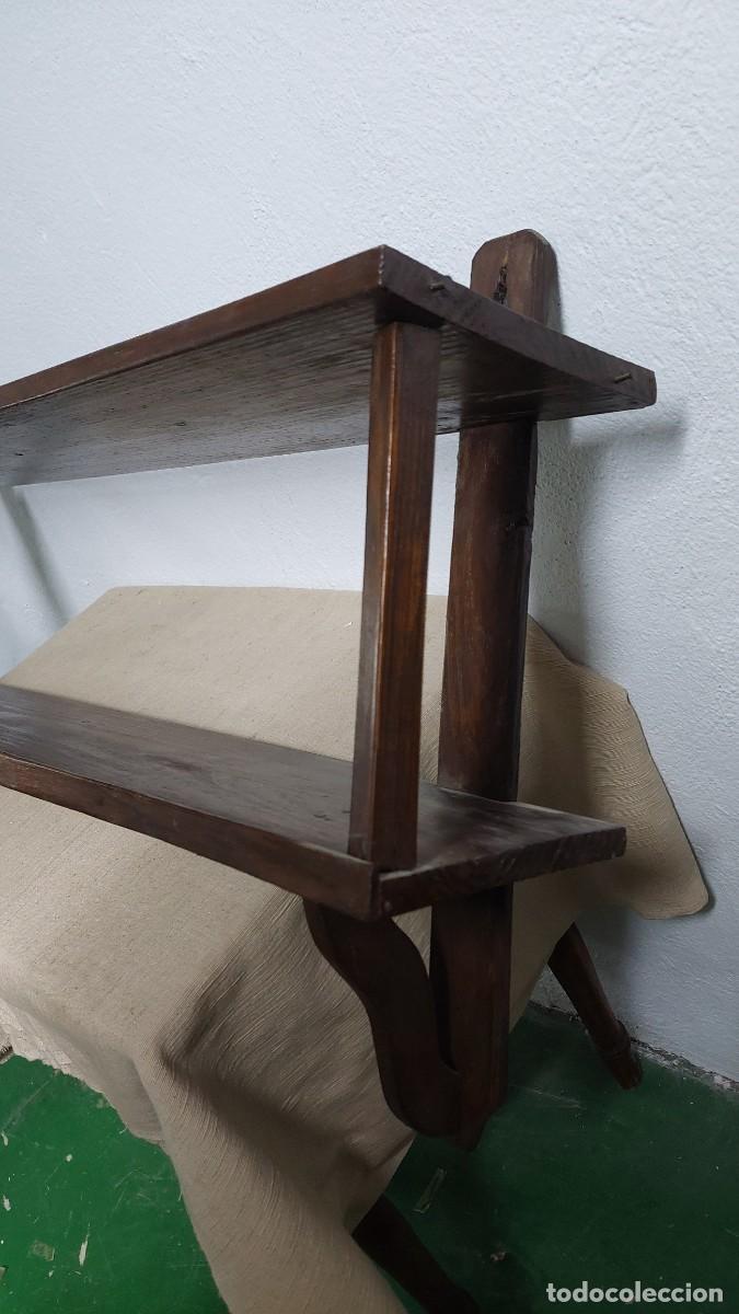 Antig&uuml;edades: Antigua estanteria de madera - Foto 2