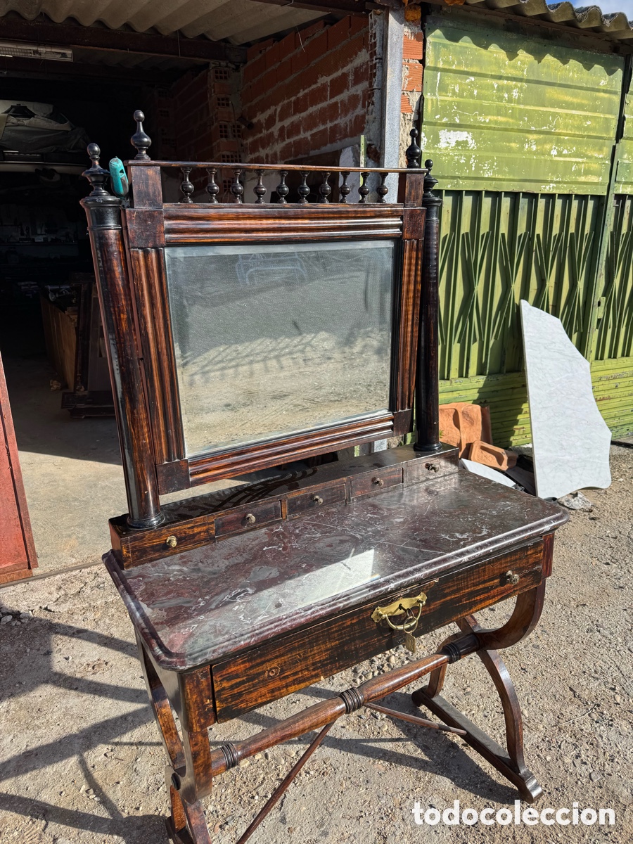 Antig&uuml;edades: Bonito tocador con espejo - Foto 2