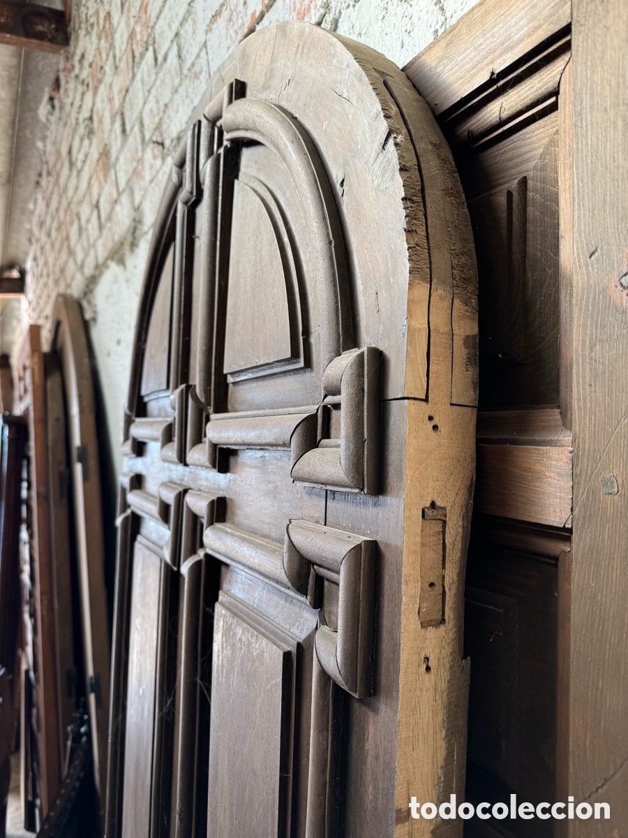 Antig&uuml;edades: Puerta de madera con adornos - Foto 8