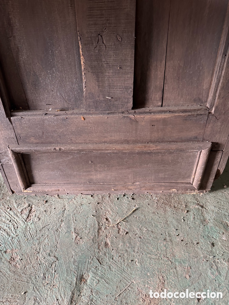 Antig&uuml;edades: Puerta de madera con adornos - Foto 10