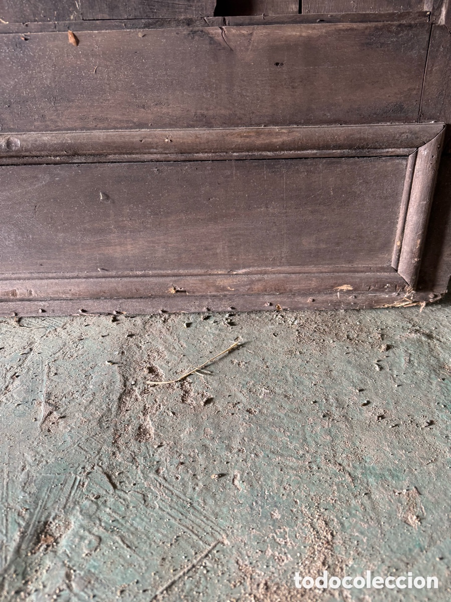 Antig&uuml;edades: Puerta de madera con adornos - Foto 11