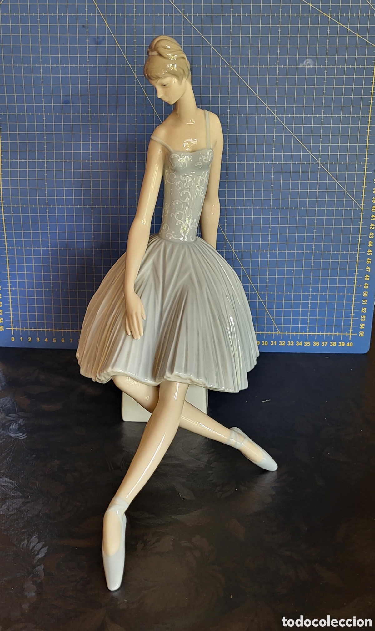 Antig&uuml;edades: Bailarina Lladr&oacute; (a&ntilde;os 90) - Foto 1