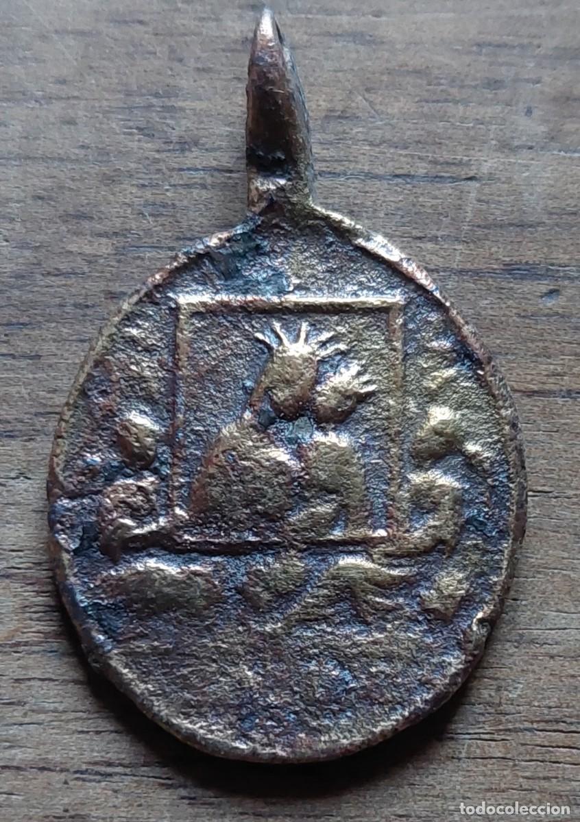 Antig&uuml;edades: Antigua medalla Cristo crucificado - Foto 2