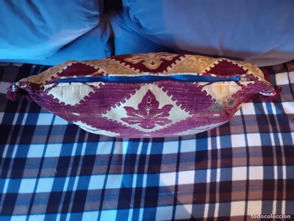 Antig&uuml;edades: Coj&iacute;n d&eacute;cada de los 70 tipo almohada - Foto 6