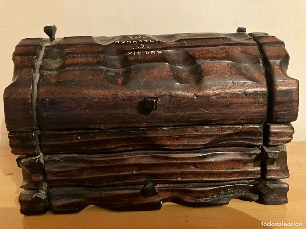 Antig&uuml;edades: Cofre madera redondo, Monasterio de Piedra - Foto 1