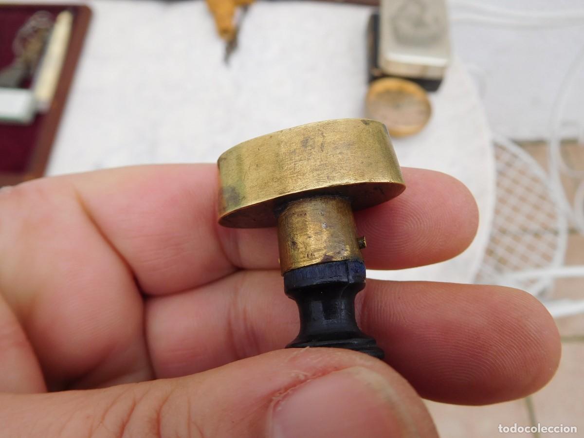 Antig&uuml;edades: Tamp&oacute;n antiguo de madera y bronce - Foto 7