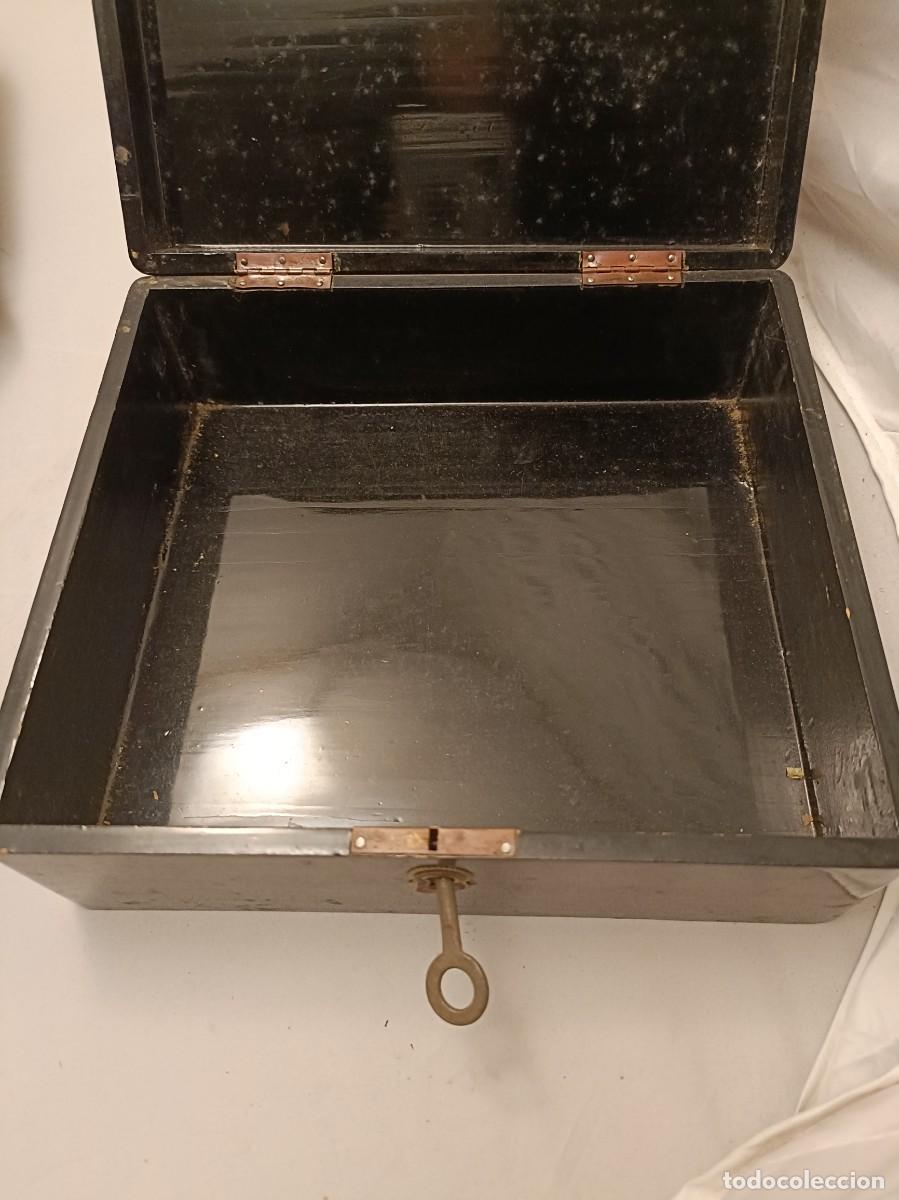 Antig&uuml;edades: Caja decorada a mano - Foto 6