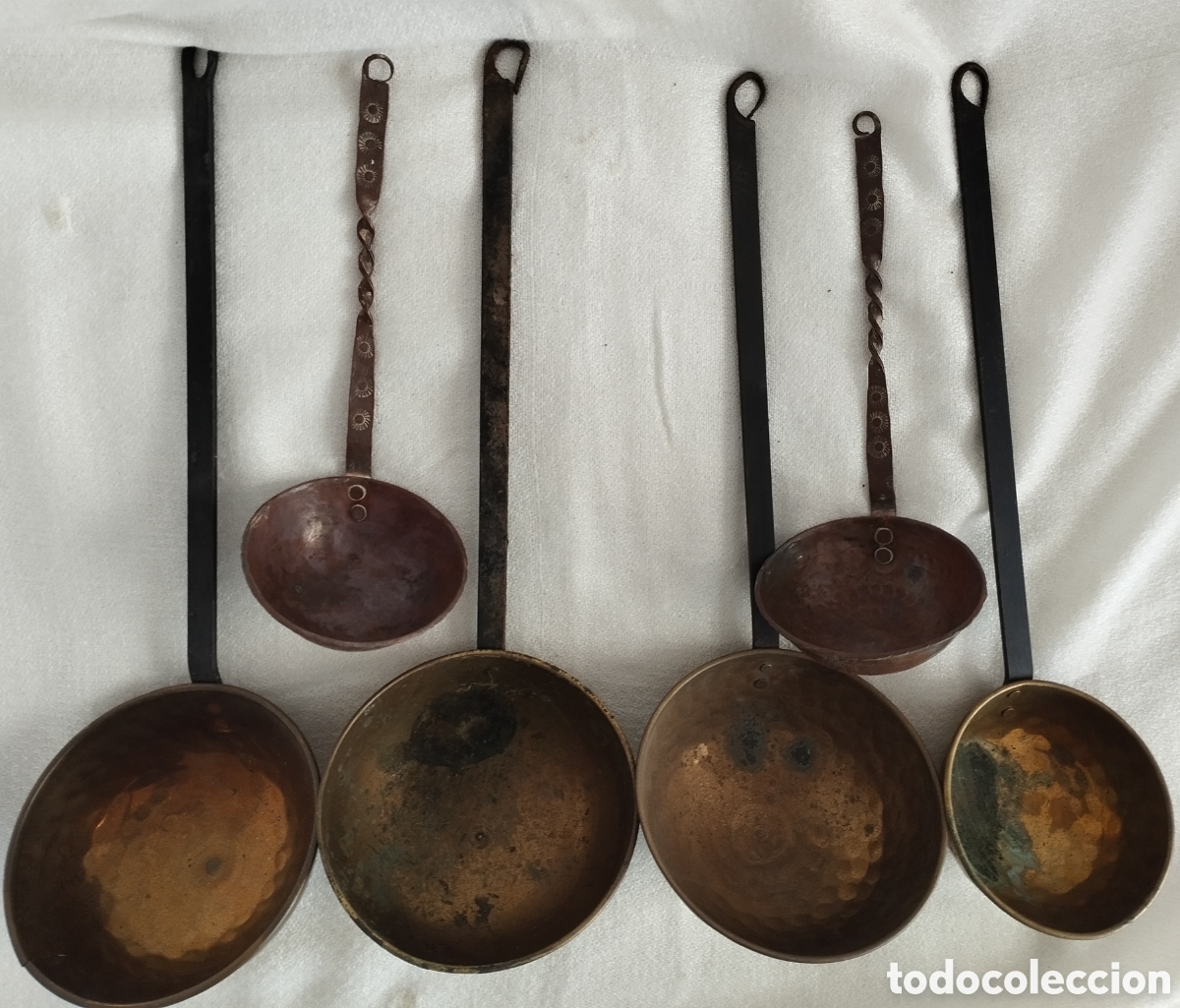 Antig&uuml;edades: Antigua Espetera y Cazos Lat&oacute;n. - Foto 19