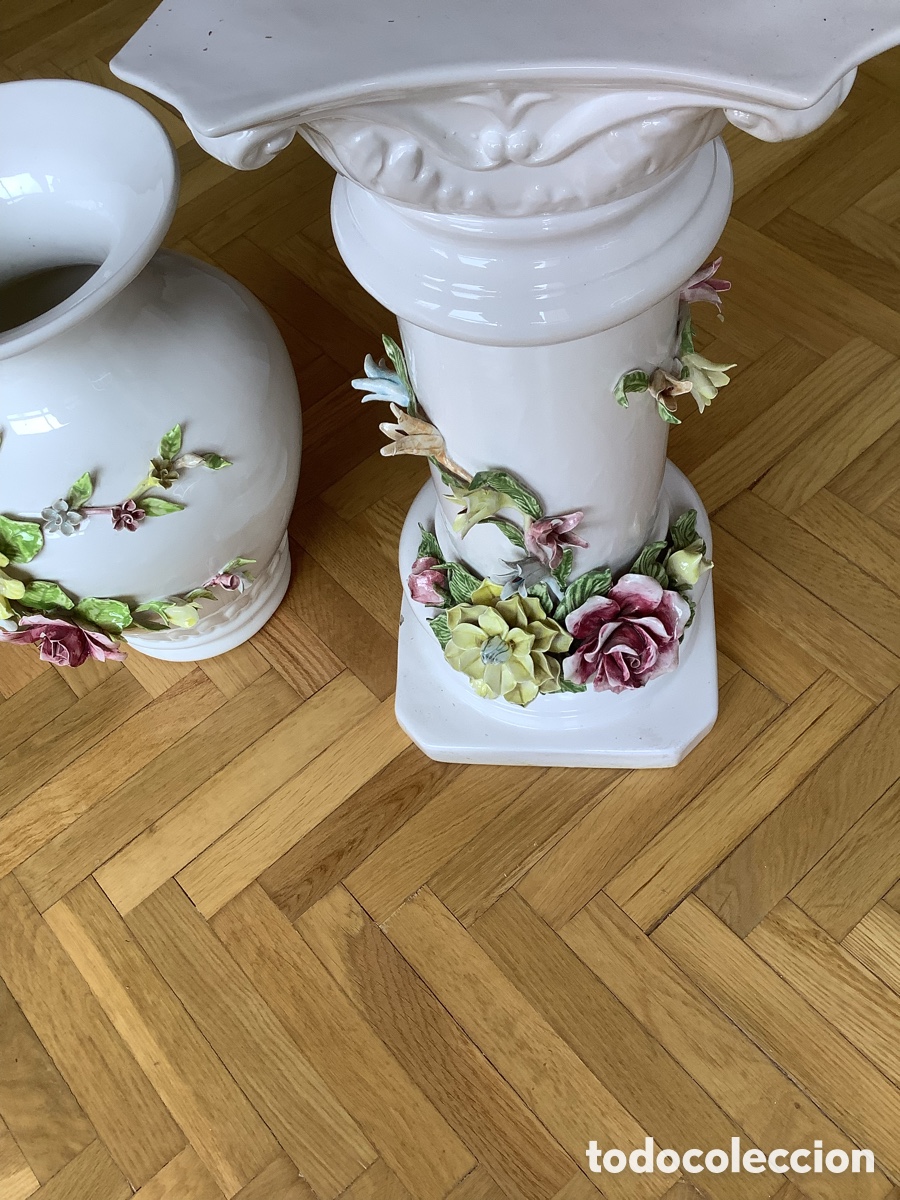 Antig&uuml;edades: Jarr&oacute;n blanco con flores multicolor en relieve - Foto 5