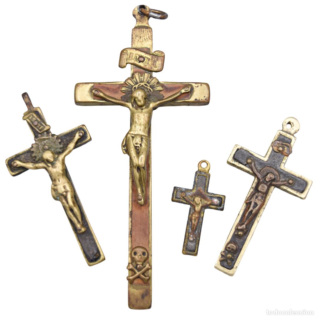 Antig&uuml;edades: Crucifijos antiguos de bronce y madera - Foto 1