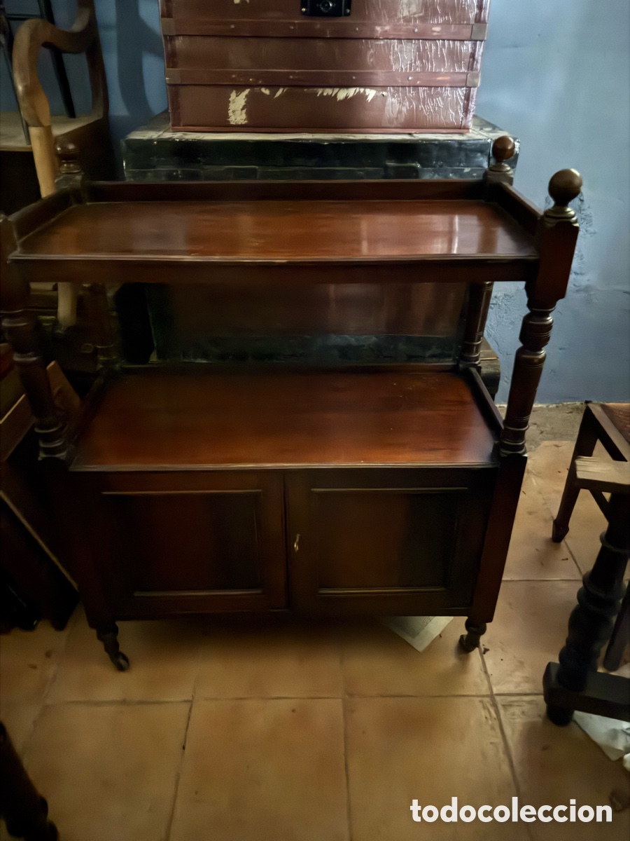 Antig&uuml;edades: Ayuda de aparador en madera - Foto 1
