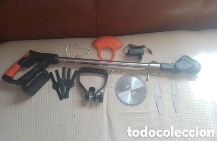 Antig&uuml;edades: DESBROZADORA CON HERRAMIENTAS - Foto 1