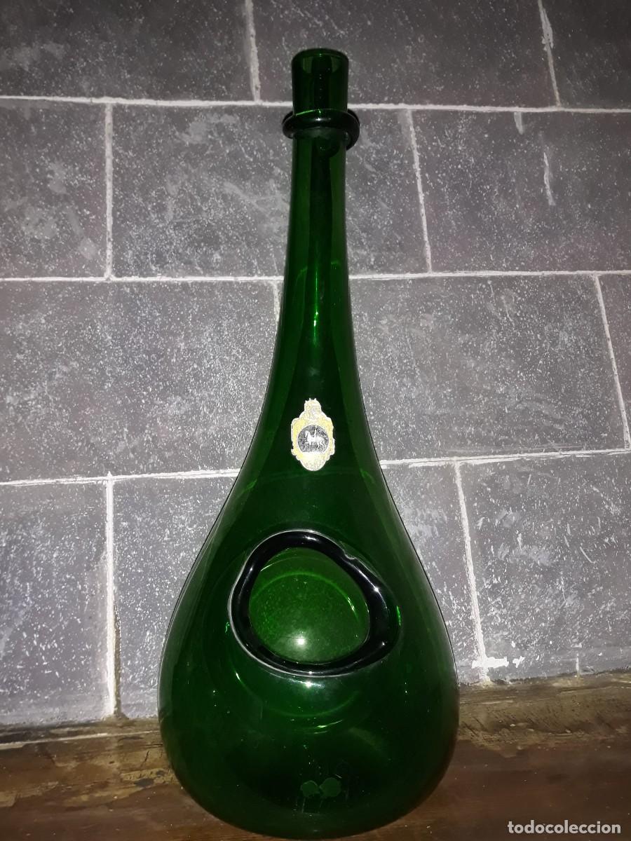 Antig&uuml;edades: Antigua botella de dise&ntilde;o - Foto 3