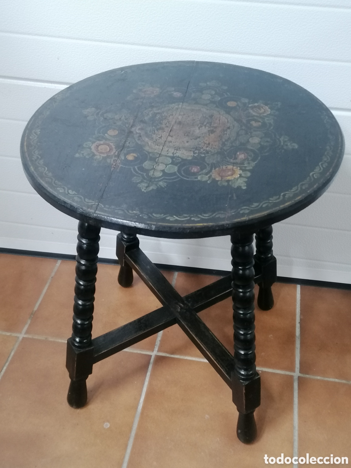 Antig&uuml;edades: Mesa auxiliar antigua - Foto 1