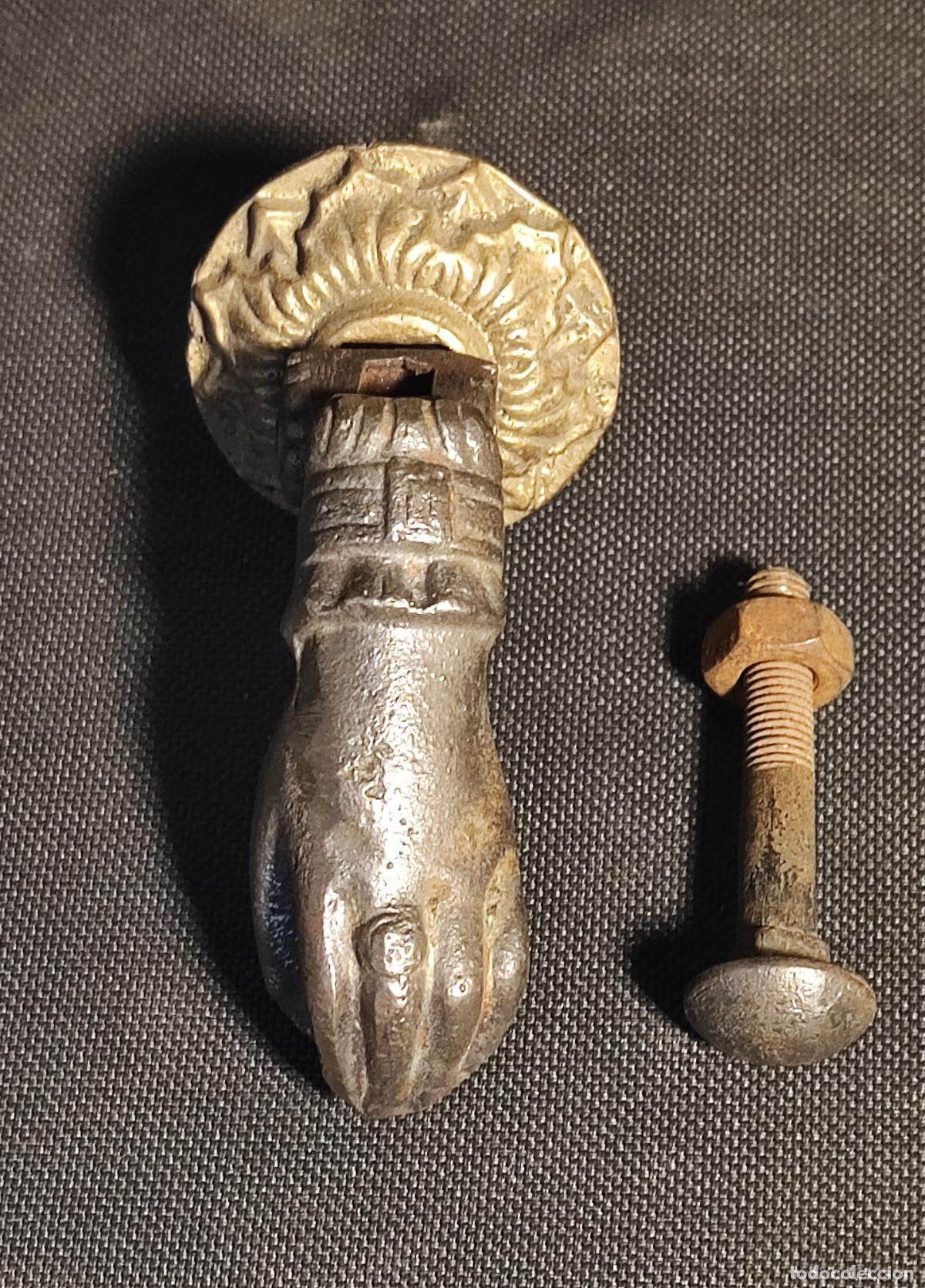 Antig&uuml;edades: PICAPORTE, ALDABA, MANO DE HIERRO Y PLACA DE BRONCE, COMPLETO - Foto 1