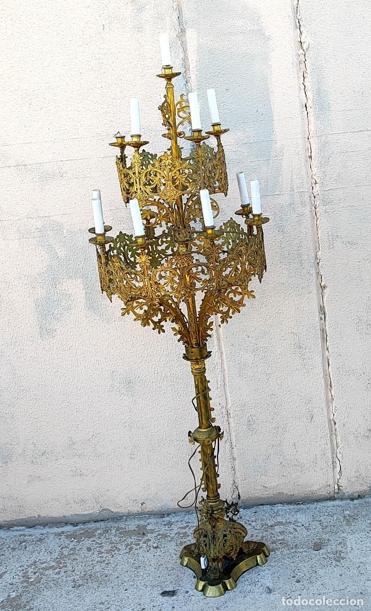 Antig&uuml;edades: Gran candelabro de bronce 180 de alto - Foto 2