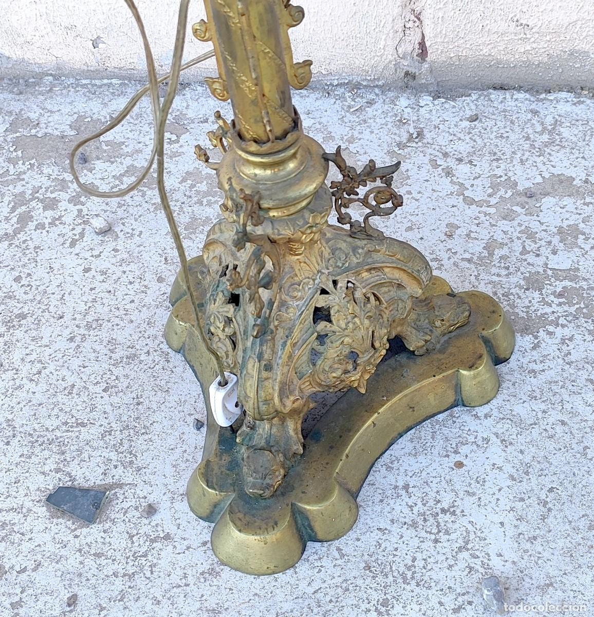 Antig&uuml;edades: Gran candelabro de bronce 180 de alto - Foto 3