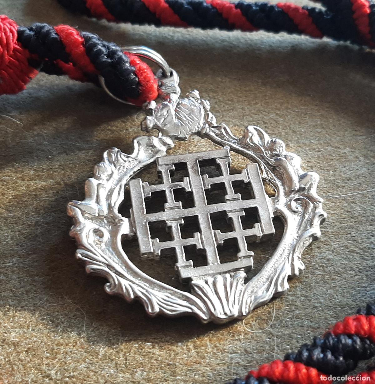 Antig&uuml;edades: MEDALLA CON CORDON - CRUZ DE JERUSALEN - Foto 2