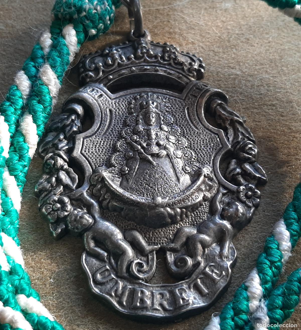 Antig&uuml;edades: MEDALLA DE LA HERMANDAD DEL ROCIO DE UMBRETE - Foto 1