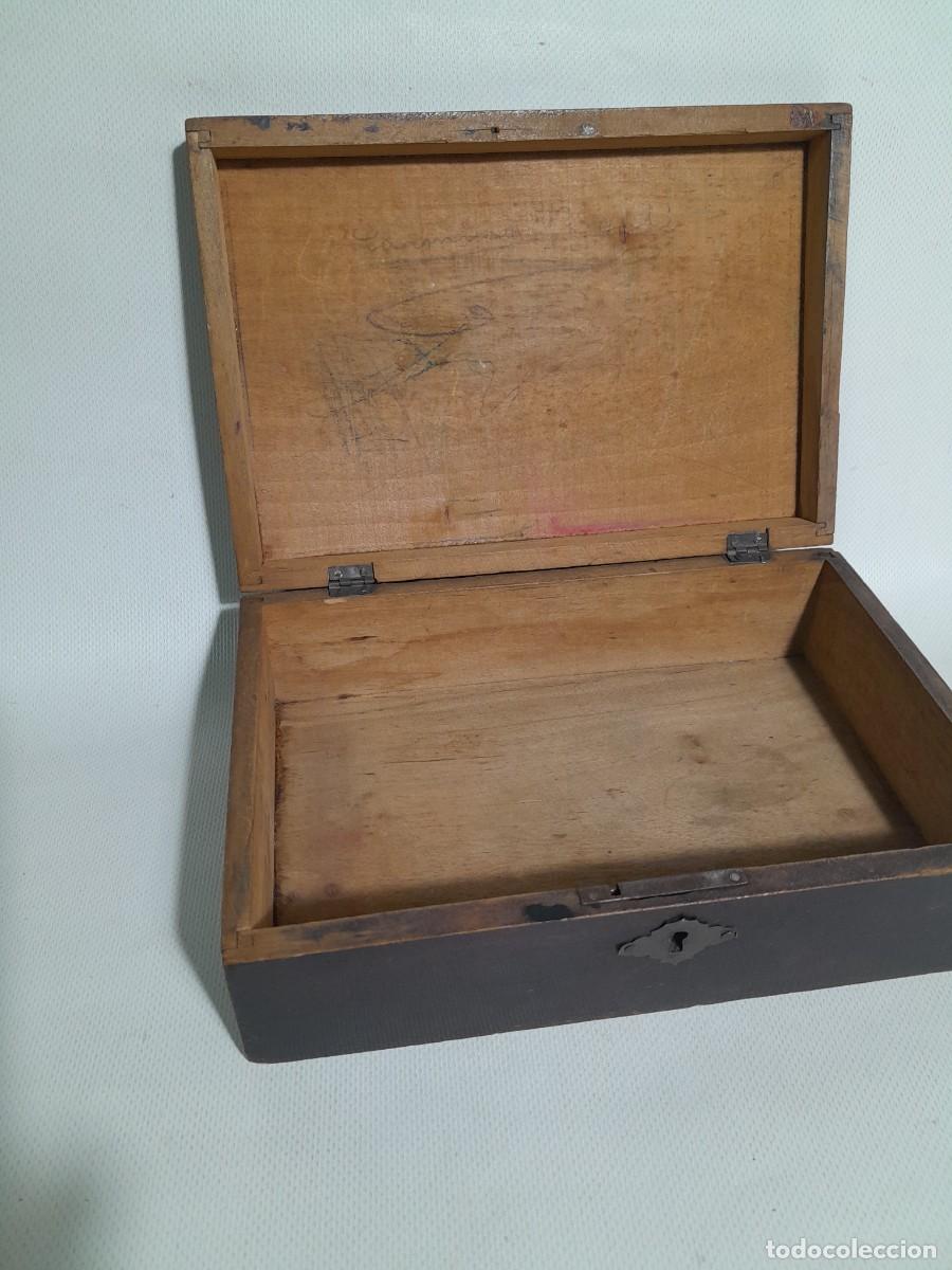 Antig&uuml;edades: caja de labores de madera - - Foto 3