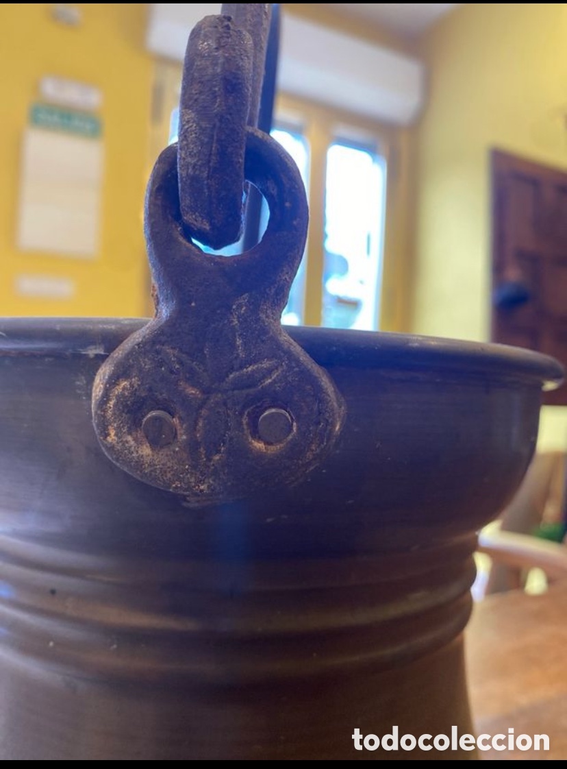 Antig&uuml;edades: Olla lat&oacute;n antigua chimenea - Foto 2