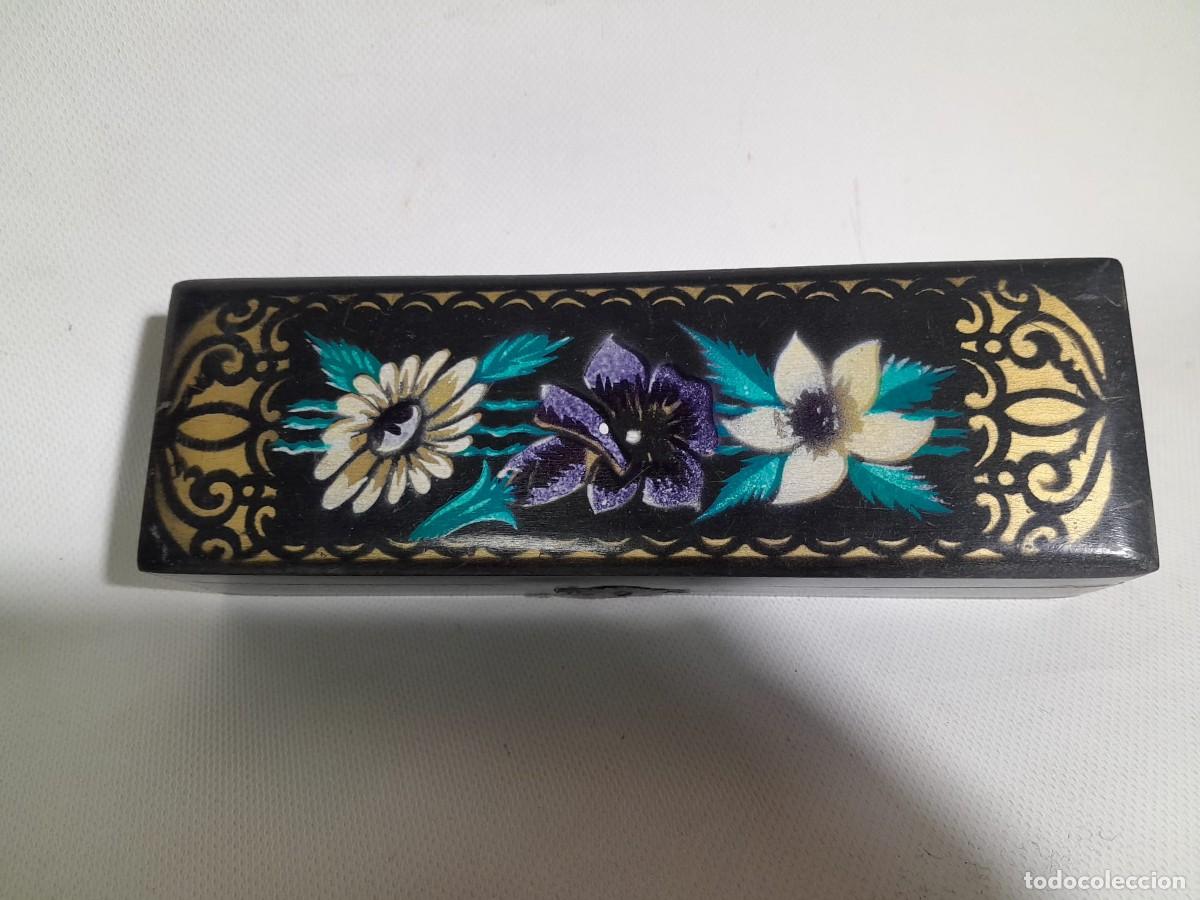 Antig&uuml;edades: Lapicero antiguo de madera pintada. - Foto 2