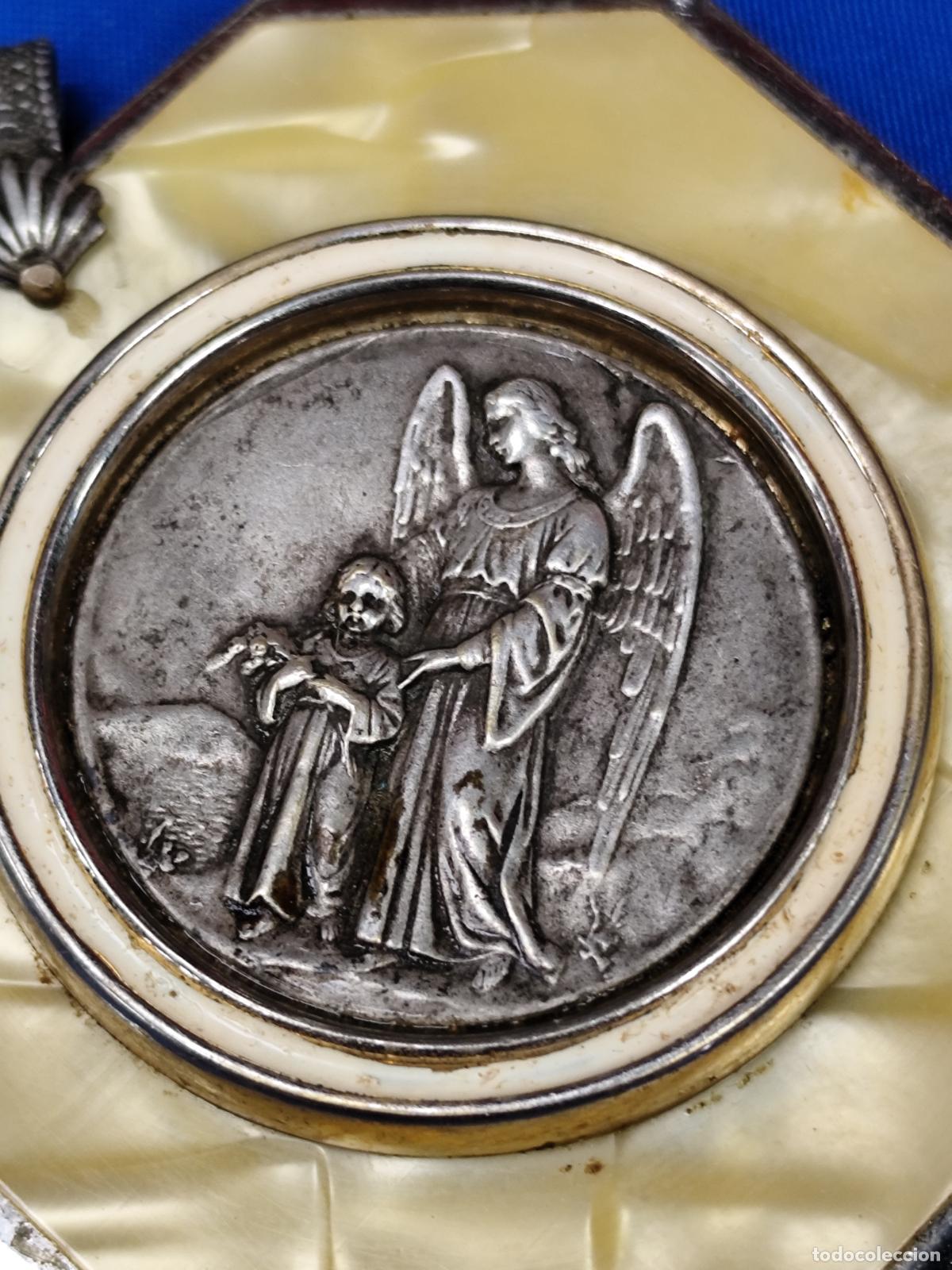 Antig&uuml;edades: Medalla de cuna, angel de la guarda. - Foto 2