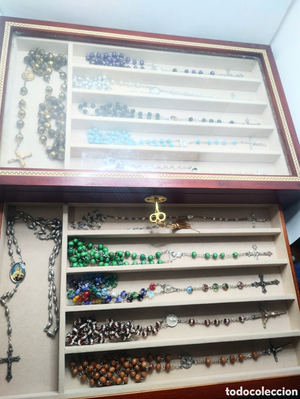 Antig&uuml;edades: Colecci&oacute;n de rosarios con estuche - Foto 2