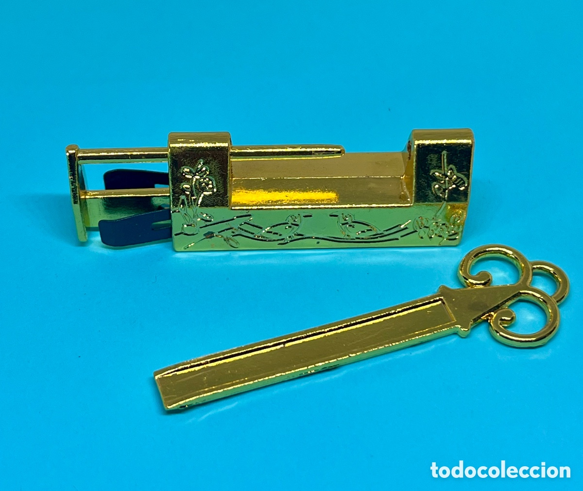 Antig&uuml;edades: CANDADO CHINO DORADO CON LLAVE - Foto 5