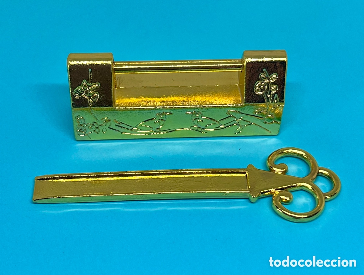 Antig&uuml;edades: CANDADO CHINO DORADO CON LLAVE - Foto 2
