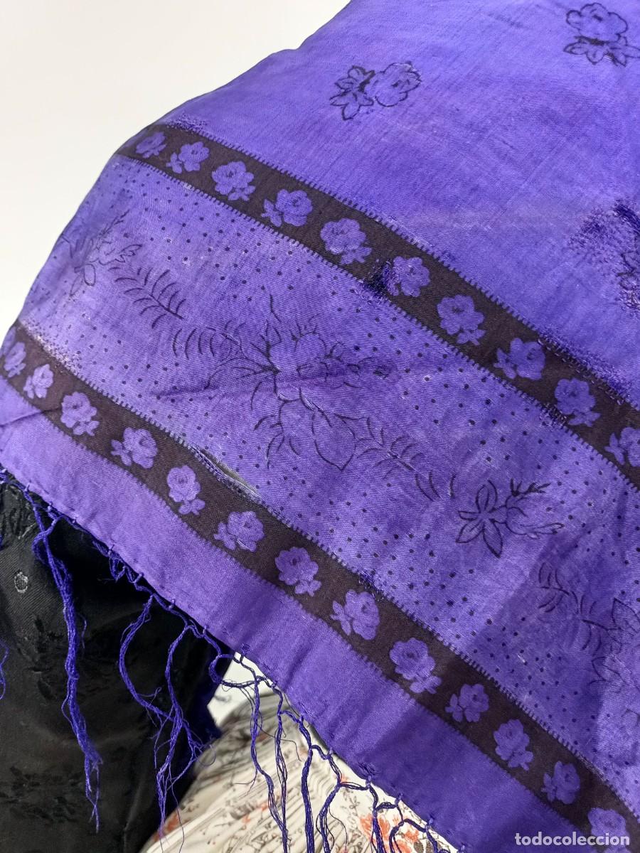 Antig&uuml;edades: Pa&ntilde;uelo de seda morado. Mant&oacute;n. - Foto 2