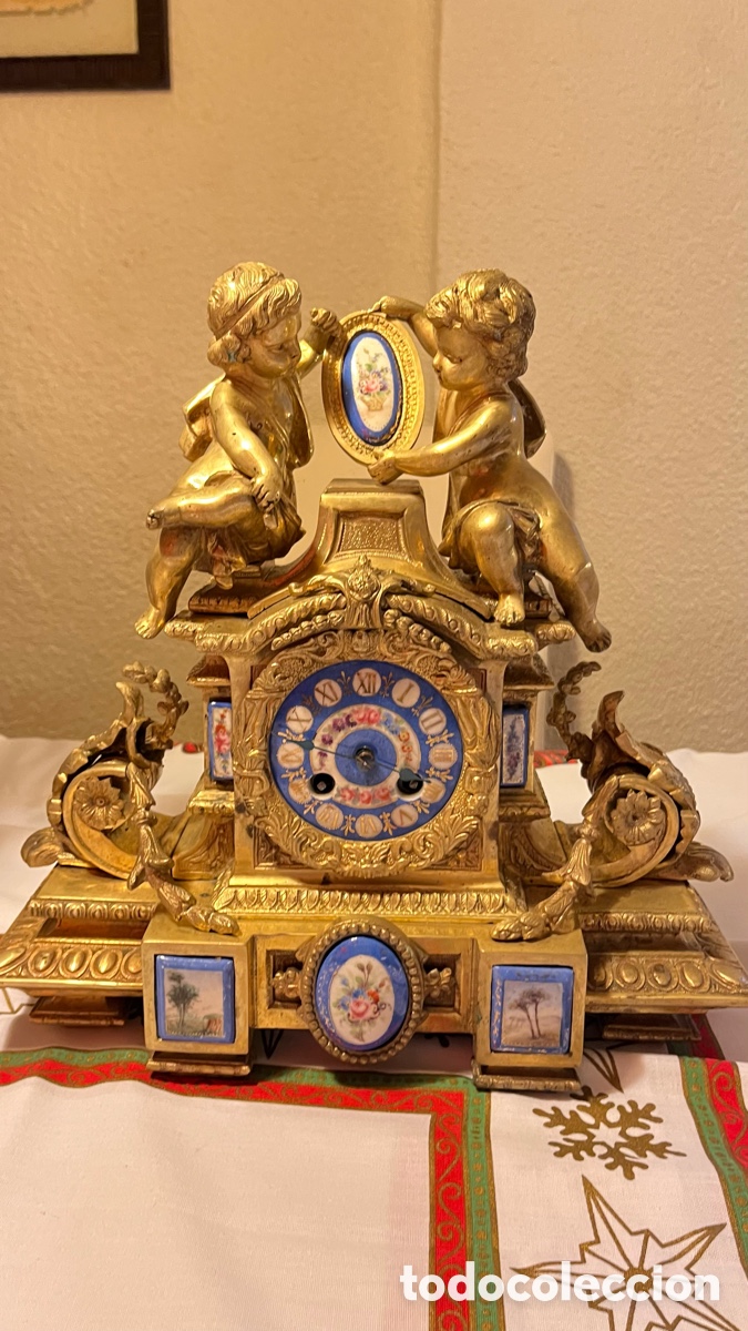 Antig&uuml;edades: Guarnici&oacute;n de reloj y candelabros bronce - Foto 2