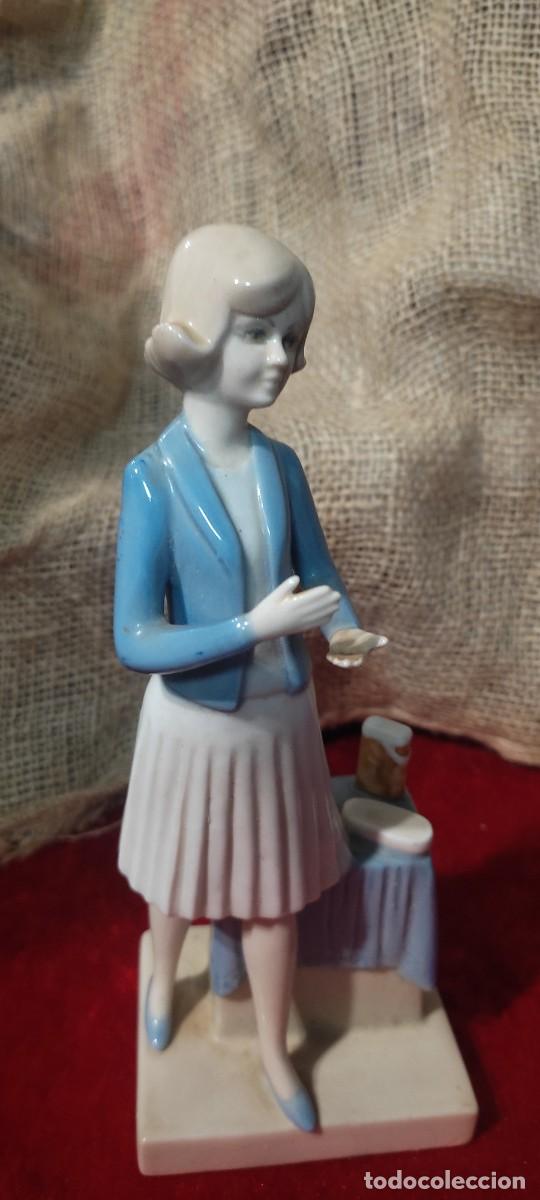 Antig&uuml;edades: PORCELANA MUJER MARCA REX - Foto 4
