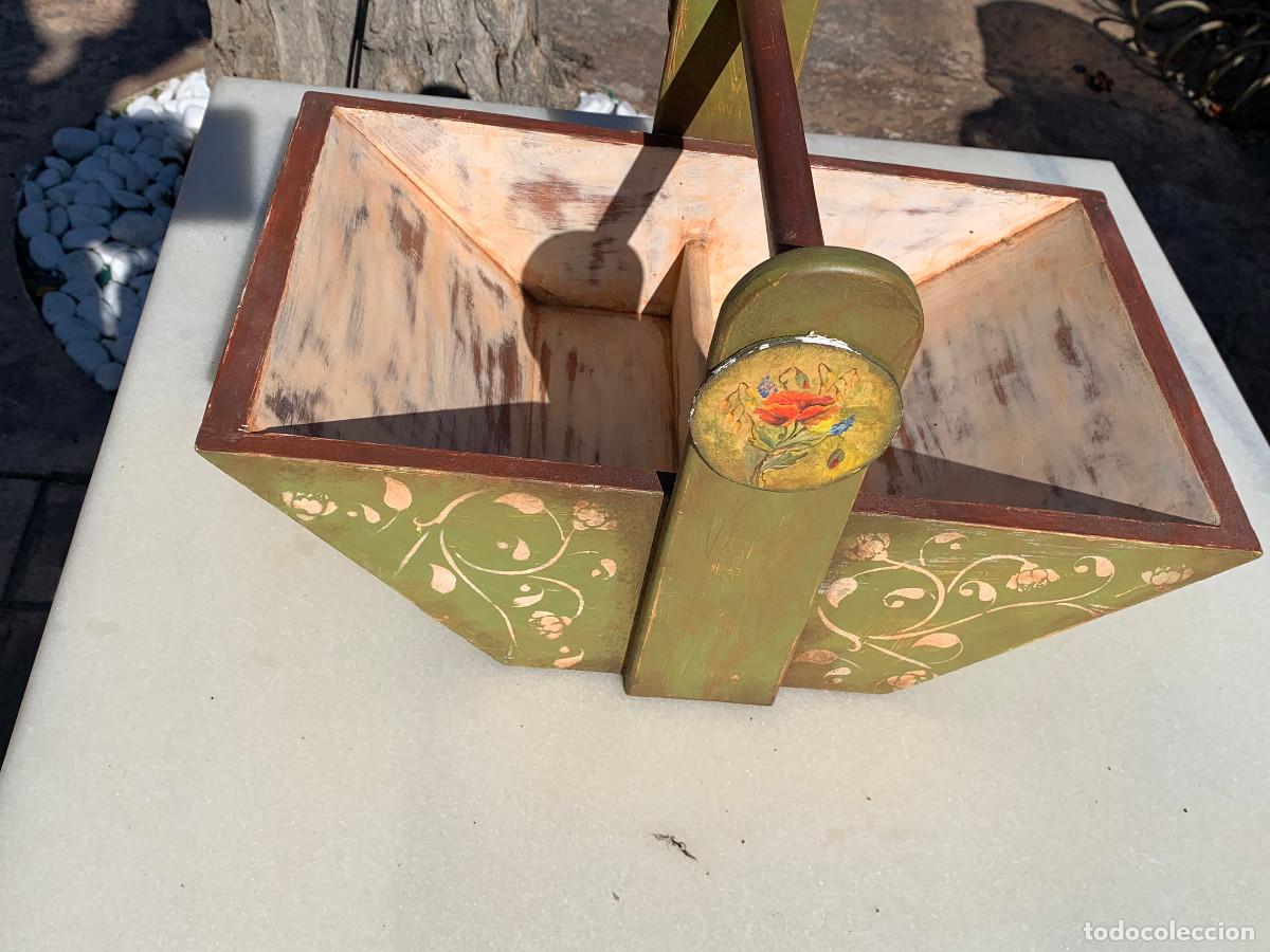 Antig&uuml;edades: Antiguo costurero de madera restaurado - Foto 7