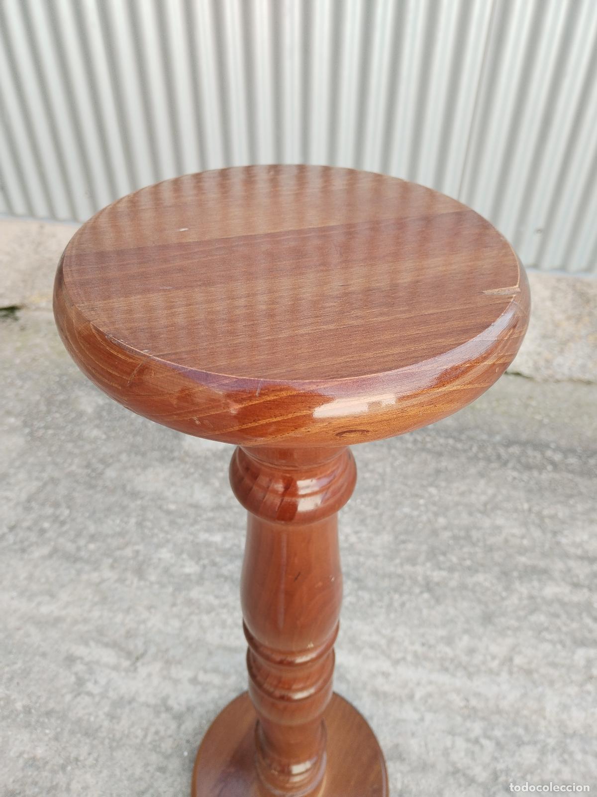 Antig&uuml;edades: peana columna pedestal de madera - Foto 3