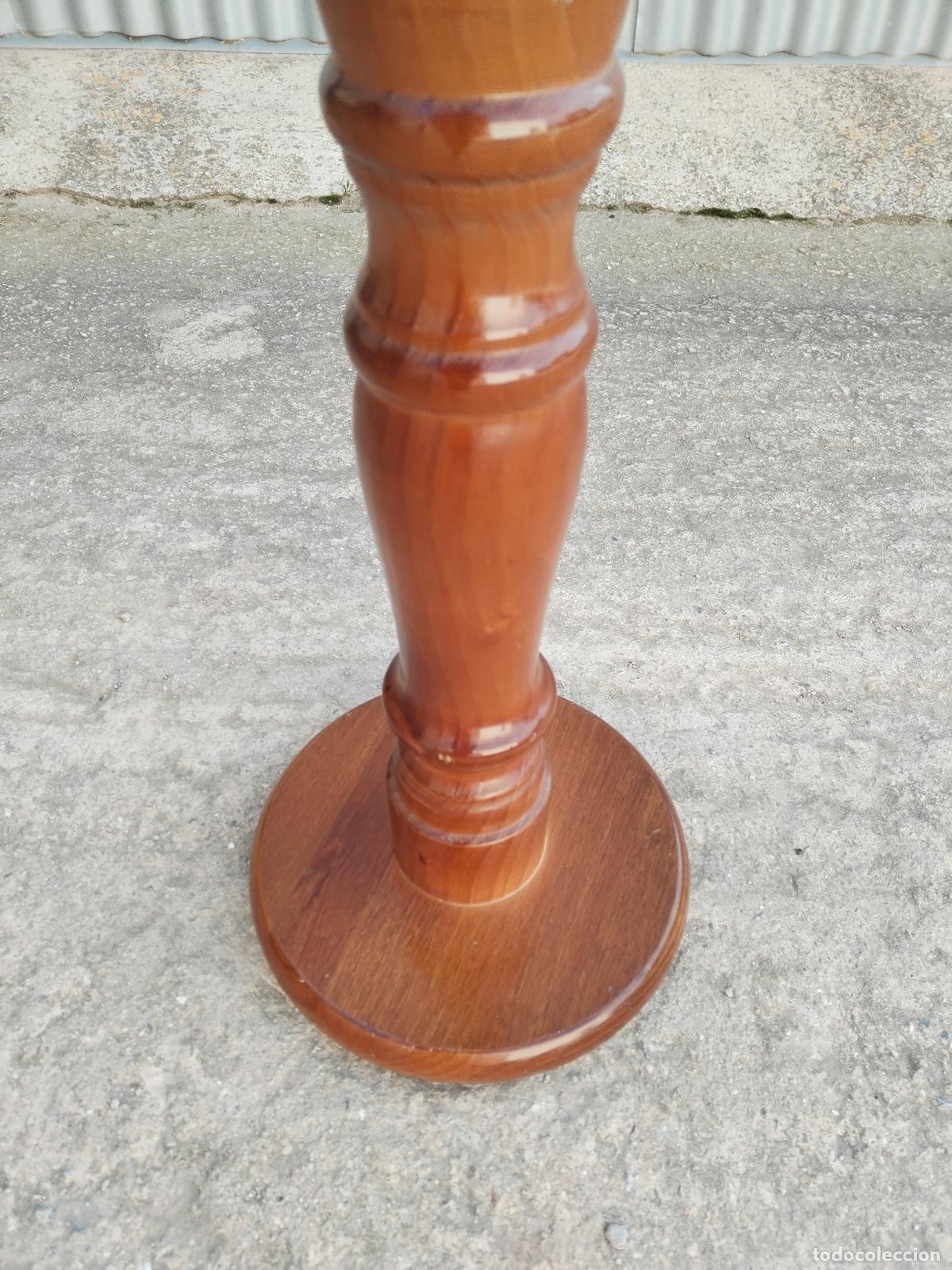 Antig&uuml;edades: peana columna pedestal de madera - Foto 5